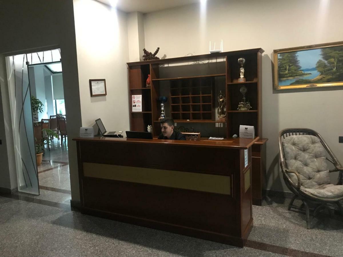 Western Star Hotel Durrës Zewnętrze zdjęcie