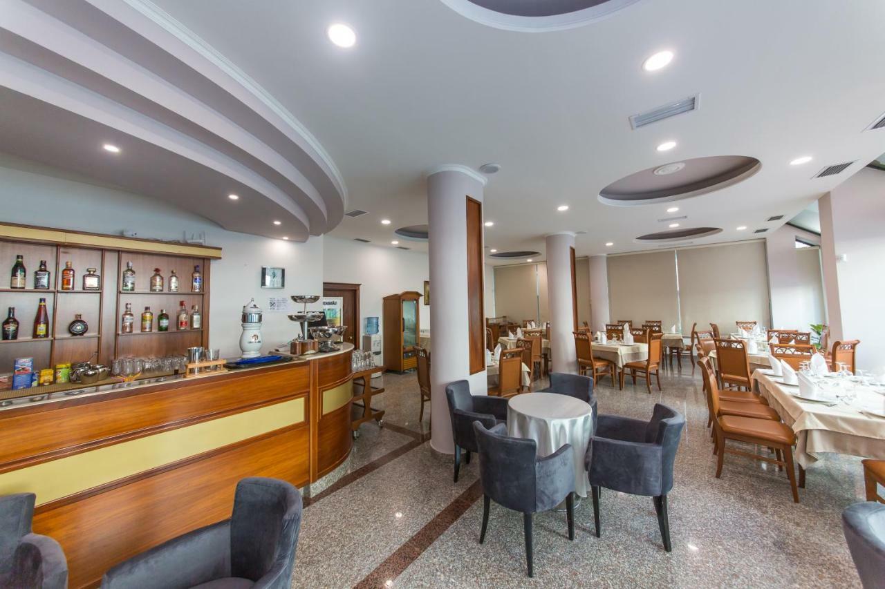 Western Star Hotel Durrës Zewnętrze zdjęcie