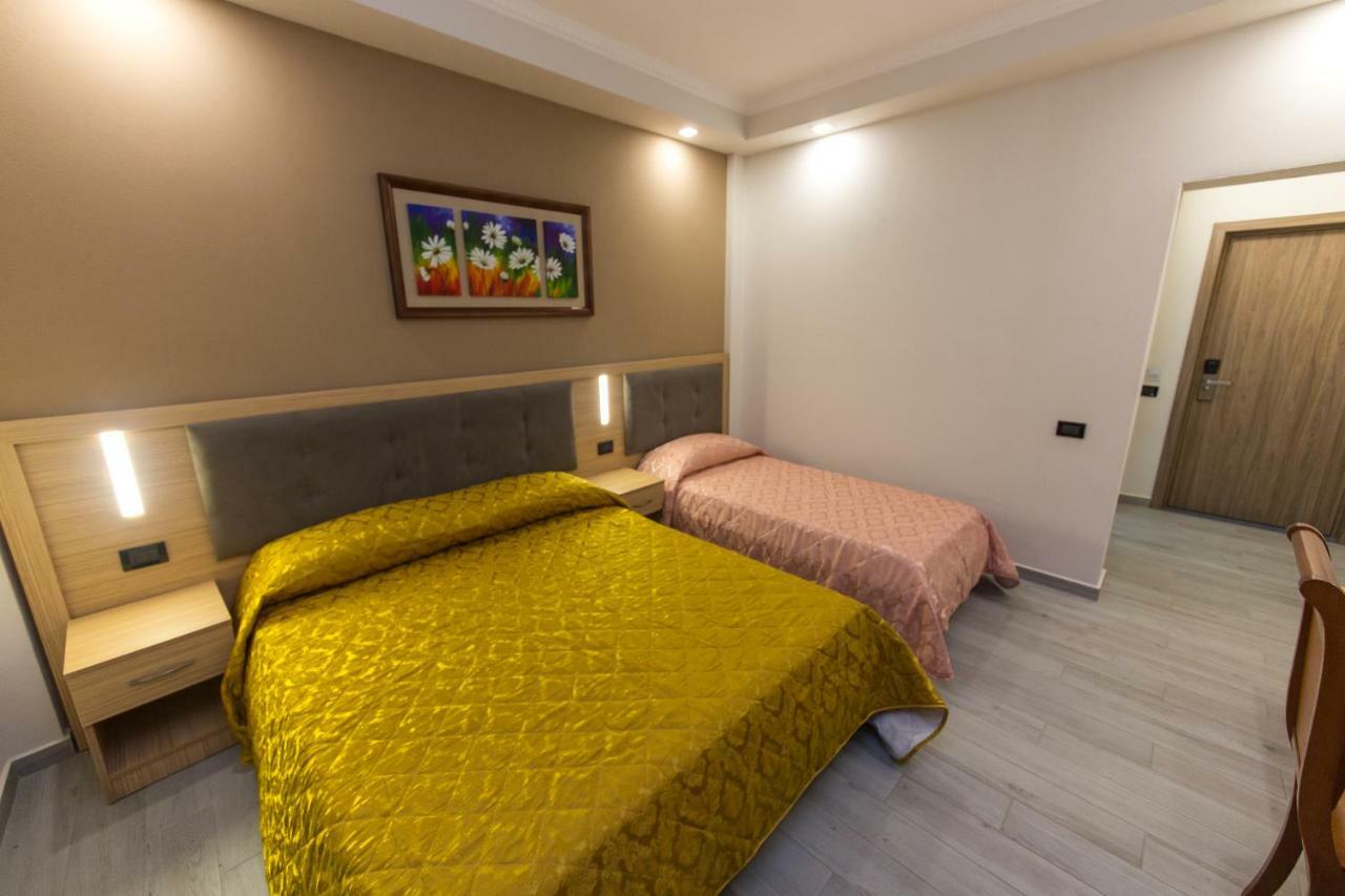 Western Star Hotel Durrës Zewnętrze zdjęcie