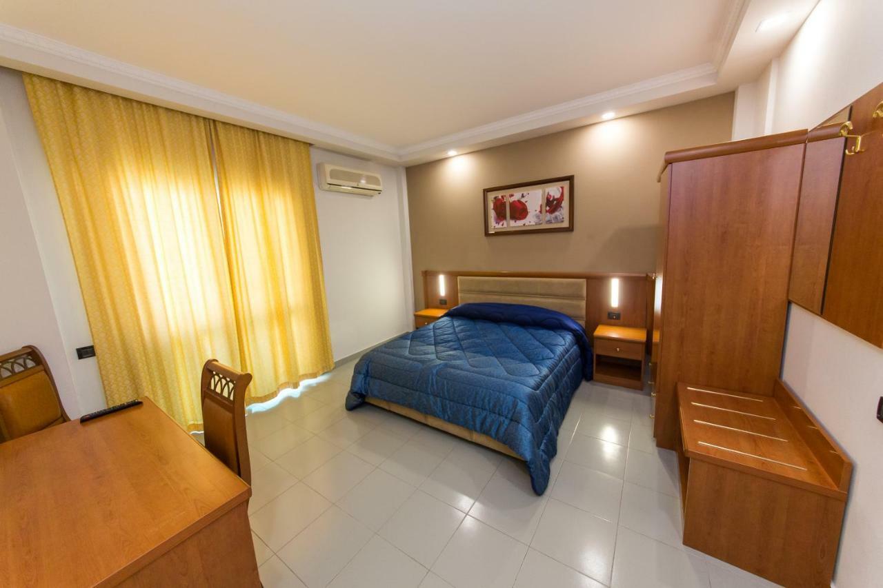 Western Star Hotel Durrës Zewnętrze zdjęcie