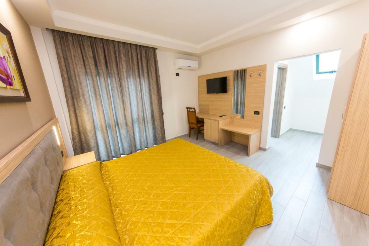 Western Star Hotel Durrës Zewnętrze zdjęcie