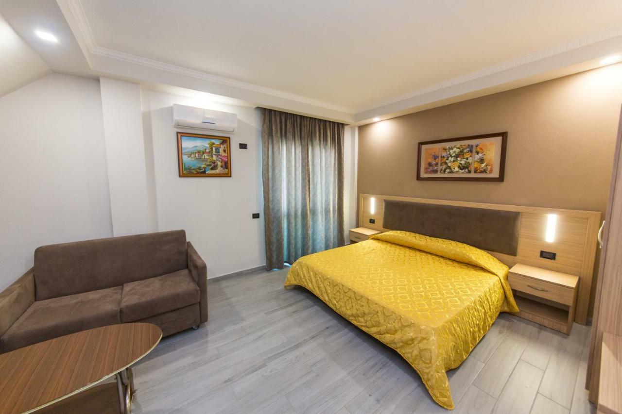 Western Star Hotel Durrës Zewnętrze zdjęcie